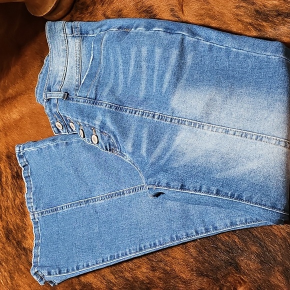 Jeans - Picture 6 of 6